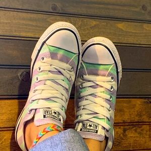 Converse- striped 🤩